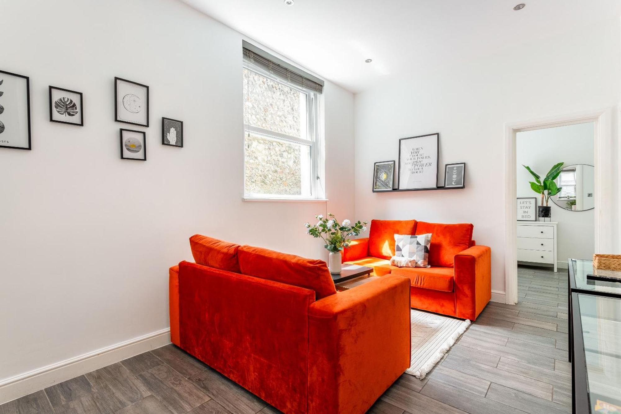Holiday home 2 Bedroom House By Short Lets & Serviced With Free Wifi & Terrace Brighton